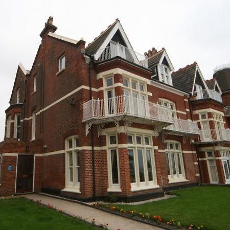 Britten House Lowestoft Bagian luar foto